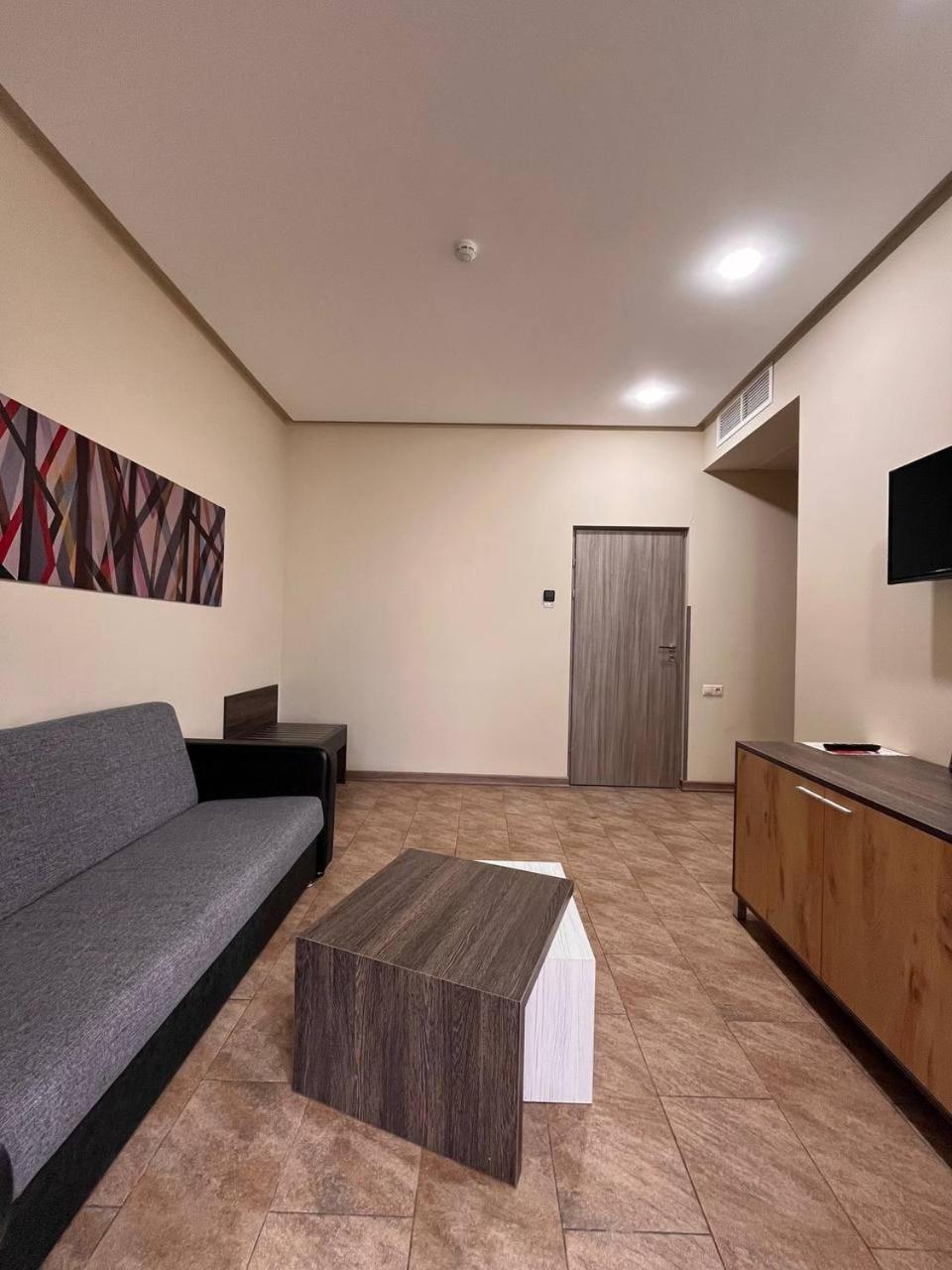Bien Hotel 耶烈万 外观 照片