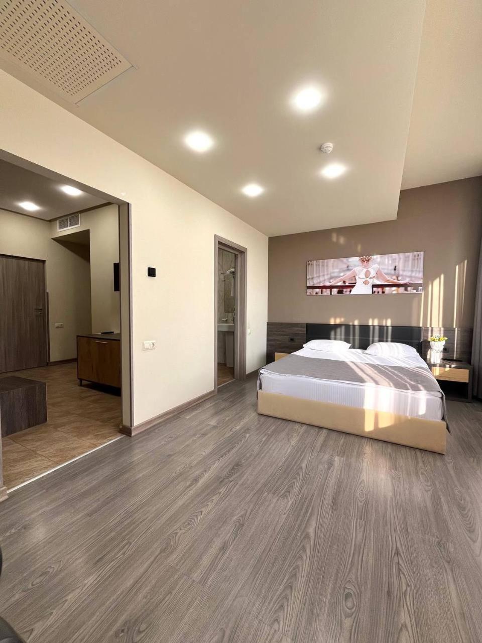 Bien Hotel 耶烈万 外观 照片